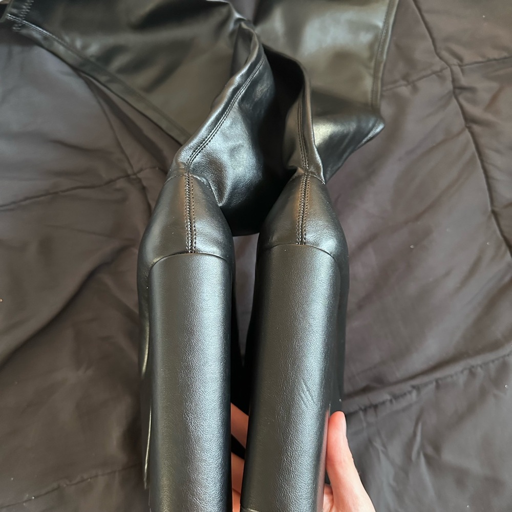 LABYRINTH - BLACK LEATHER - Picture 3 of 4